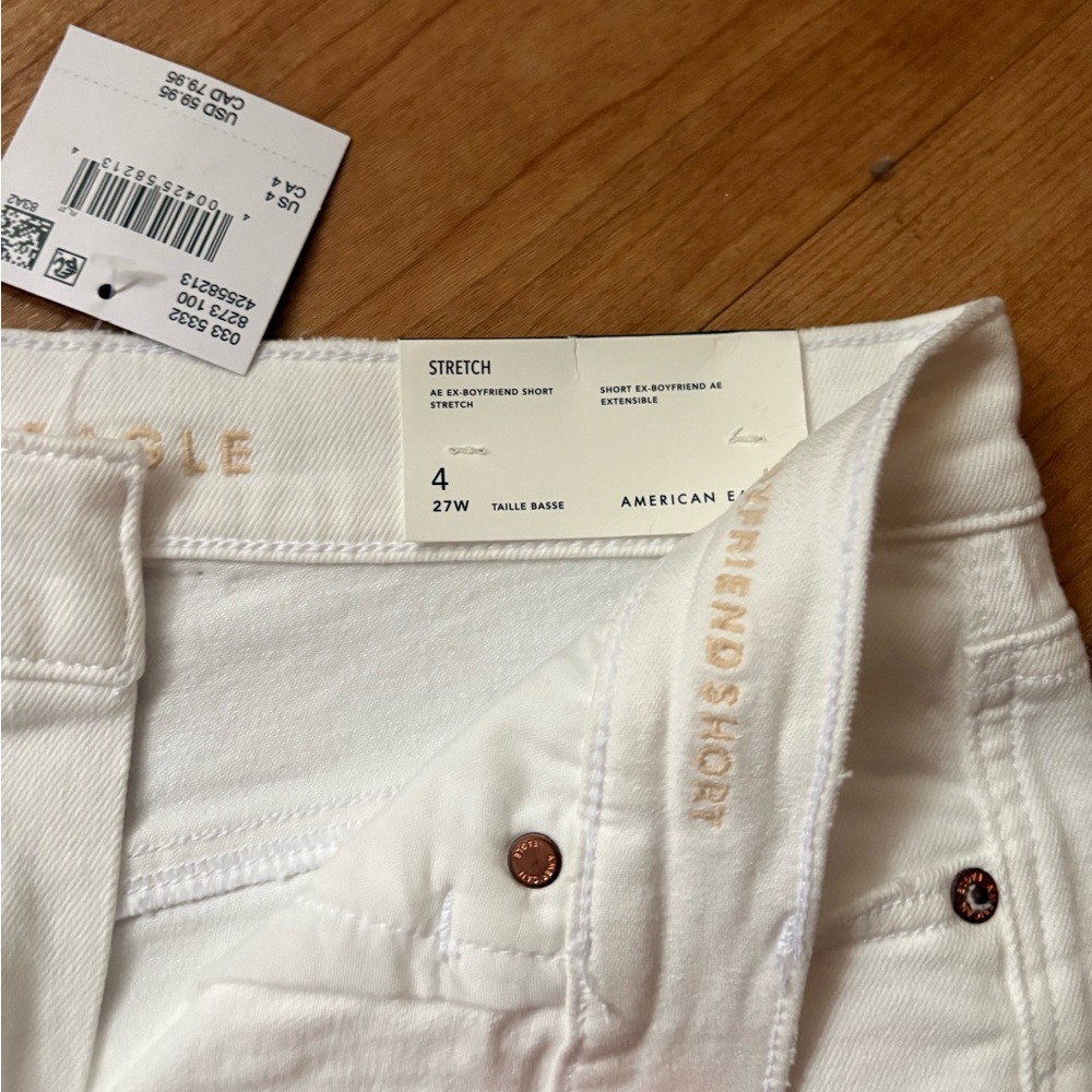 American Eagle Stretch Low-Rise Ex-Boyfriend Denim Shorts Size 4 NWT - Picture 3 of 4